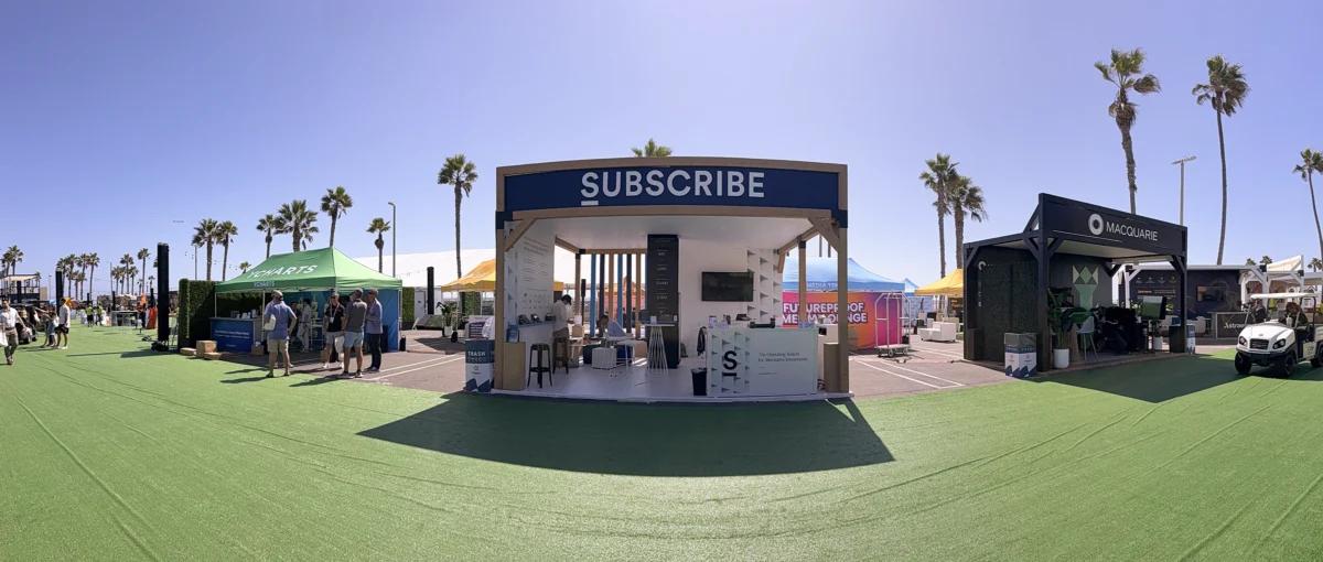 The SUBSCRIBE booth, frontal, wide-angle photo.